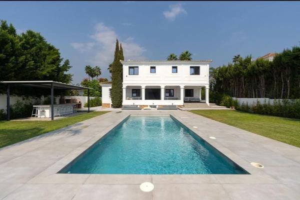 Chalet independiente en venta en Casa o chalet en Las Brisas, Marbella, Marbella
photo 1
