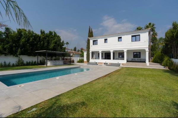 Chalet independiente en venta en Casa o chalet en Las Brisas, Marbella, Marbella
thumbnail 2