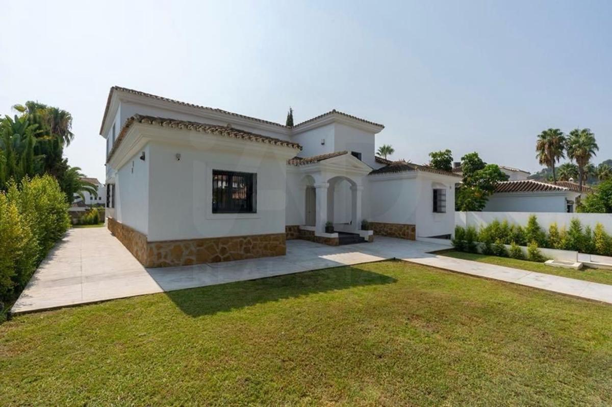 Venta de chalet independiente en Casa o chalet en Las Brisas, Marbella, Marbella
photo 3
