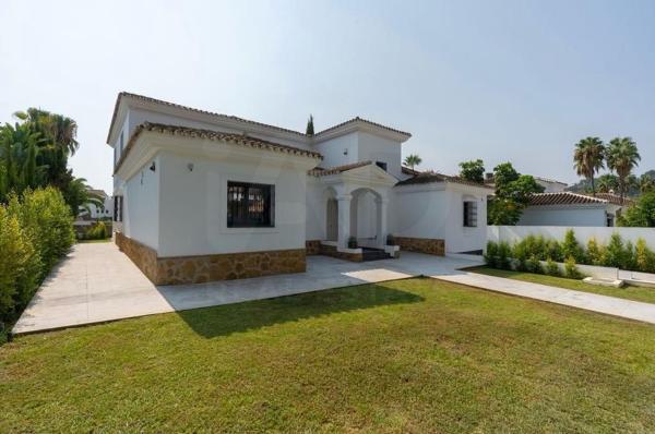 Chalet independiente en venta en Casa o chalet en Las Brisas, Marbella, Marbella
thumbnail 3