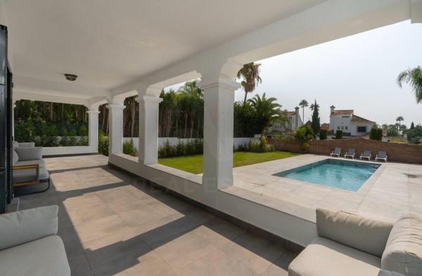 Chalet independiente en venta en Casa o chalet en Las Brisas, Marbella, Marbella
 photo 4