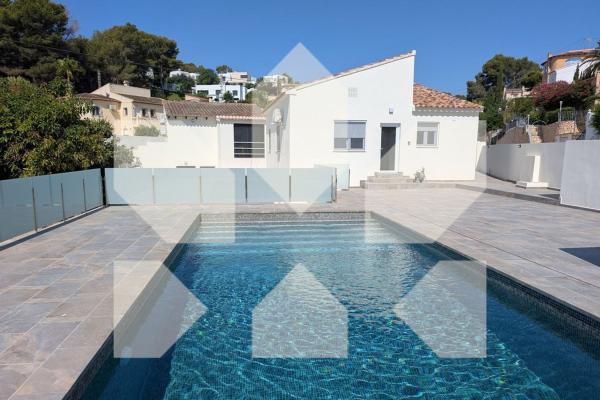 Independent chalet for sale in Casa o chalet en Cala Advocat - Baladrar, Benissa, Benissa photo 1