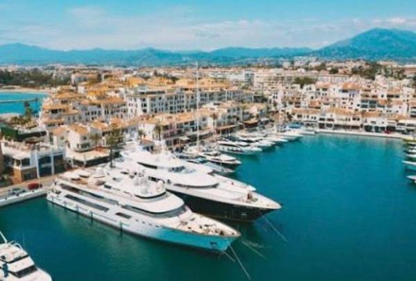 Venta de piso en Piso en Puerto Jose Banus, Muelle Ribera s/n, Puerto Banús, Marbella, Marbella
 photo 1