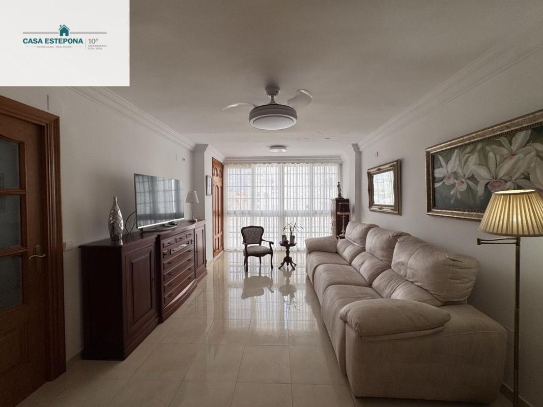 Продажа квартиры на Piso en Plaza Fuerzas Armadas, Zona Calvario, Estepona, Эстепона
 photo 2
