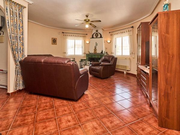 Частный шале на продаже в  Casa o chalet en Avenida Lerma, La Siesta - El Salado - Torreta, Torrevieja, Торревьеха photo 1
