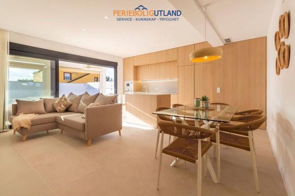Частный шале на продаже в  Casa o chalet en Calle Liszt, La Siesta - El Salado - Torreta, Torrevieja, Торревьеха photo 3