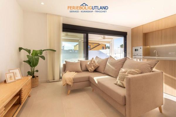 Частный шале на продаже в  Casa o chalet en Calle Liszt, La Siesta - El Salado - Torreta, Torrevieja, Торревьеха photo 4