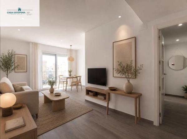 Sale of flat in Piso en Plaza Miguel Ángel Loren Méndez, Puerto de Estepona, Estepona, Estepona
photo 1