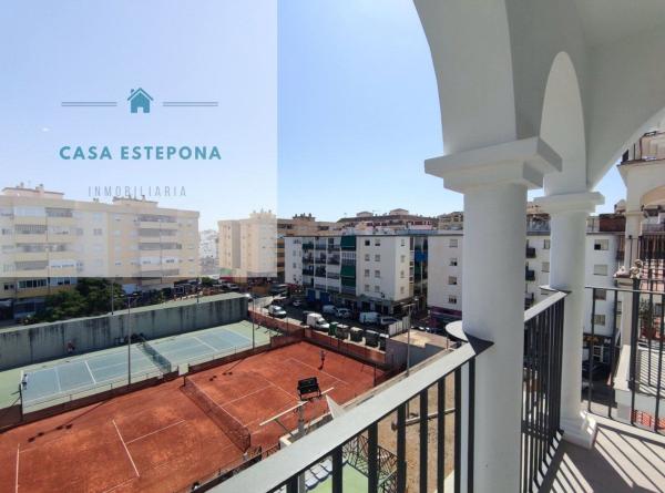 Sale of flat in Piso en Plaza Miguel Ángel Loren Méndez, Puerto de Estepona, Estepona, Estepona
thumbnail 2