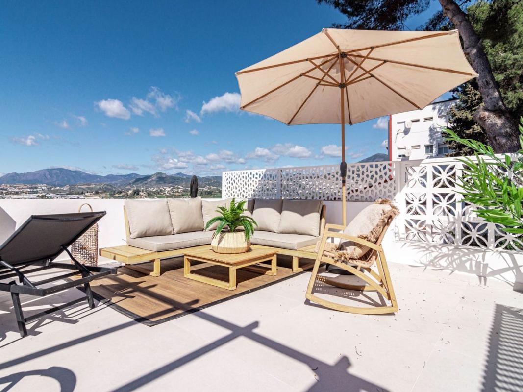 Sprzedaż szeregowego domku w Chalet adosado en Miguel De Unamuno-campana, Las Brisas, Marbella , Marbella photo 2