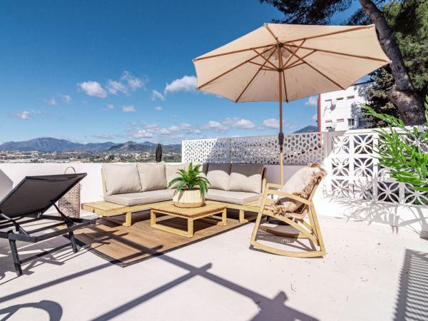 Chalet adosado en Miguel De Unamuno-campana, Las Brisas, Marbella thumbnail 2