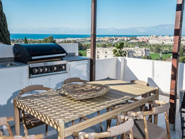 Chalet adosado en Miguel De Unamuno-campana, Las Brisas, Marbella thumbnail 3