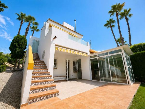 Chalet independiente en venta en Casa o chalet en Las Filipinas, Orihuela, Orihuela
 photo 1