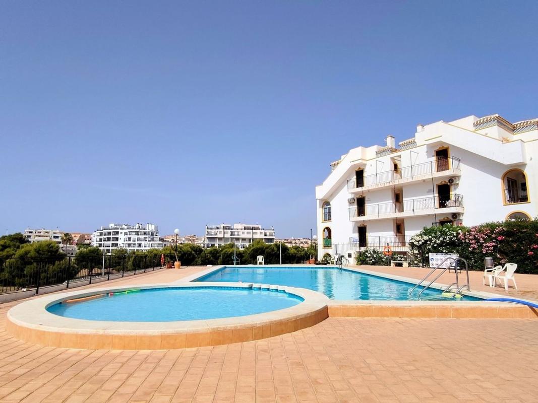 Sprzedaż mieszkania w Piso en La Zenia, Orihuela, Orihuela
photo 1