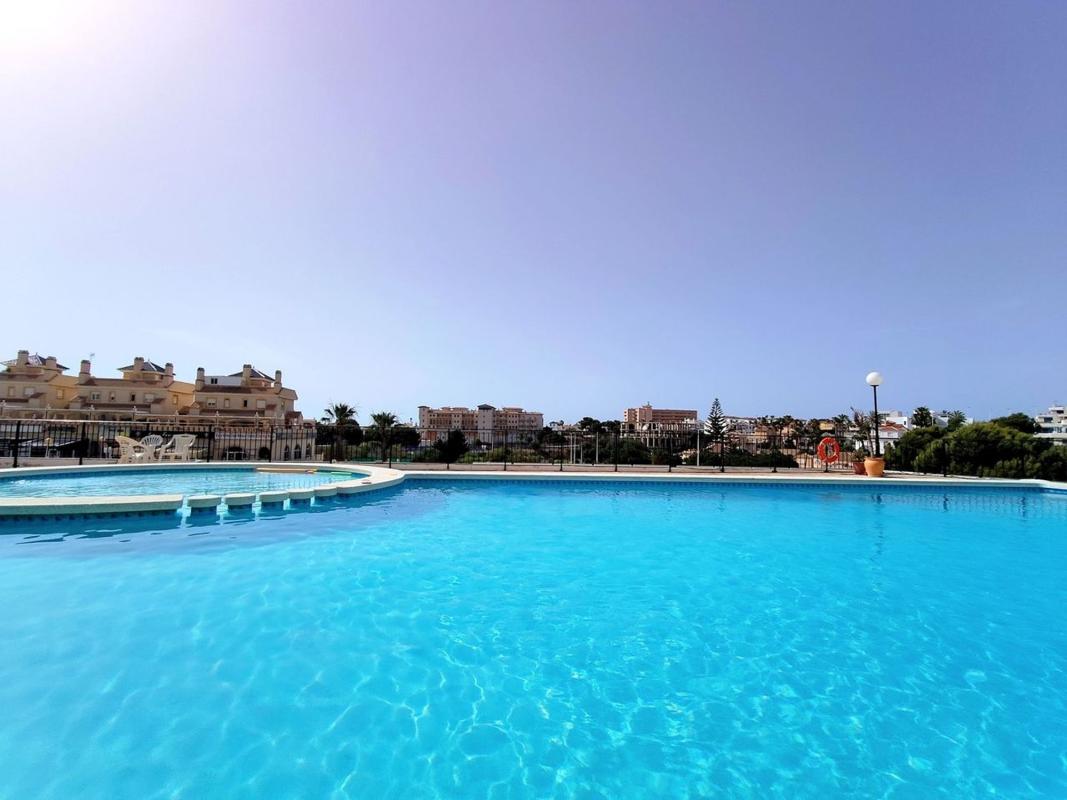 Sprzedaż mieszkania w Piso en La Zenia, Orihuela, Orihuela
photo 2
