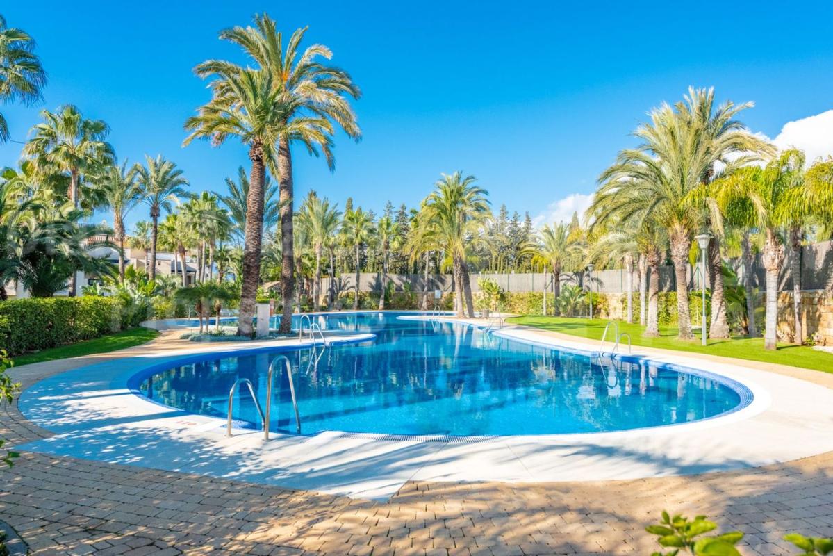 Venta de piso en Piso en Nueva Andalucía, Marbella, Marbella
 photo 2