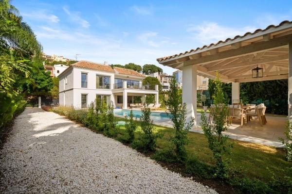 Casa o chalet independiente en Urbanizacion Torre Esteril, Los Arqueros-Puerto del Almendro, Benahavís photo 2