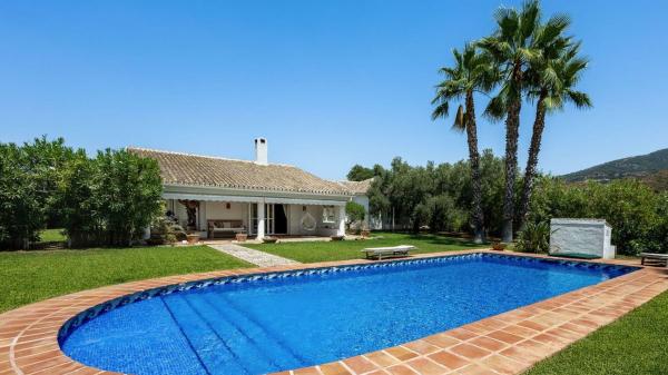 Casa o chalet independiente en Diseminado Rio las Pasadas, 59, Valtocado - La Alquería - La Atalaya, Mijas thumbnail 1
