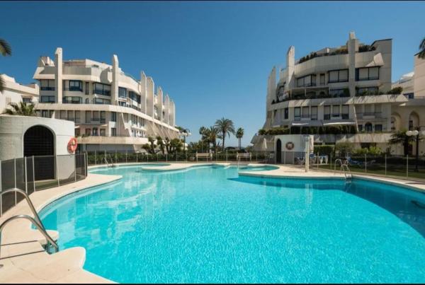 Duplex en venta en Dúplex en Calle de Ramón Gómez de la Serna, Ricardo Soriano, Marbella, Marbella photo 1
