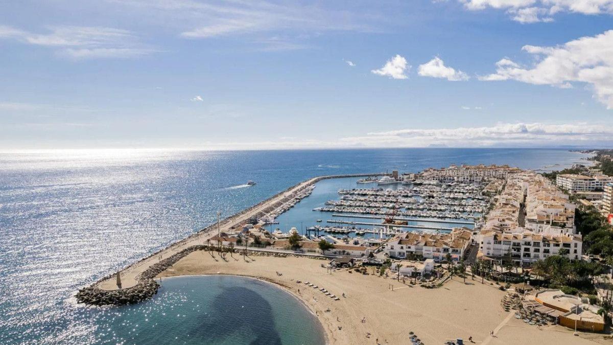 Продажа квартиры на Piso en Calle Ribera, Puerto Banús, Marbella, Марбелла
 photo 2