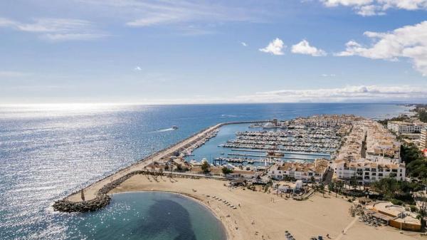 Venta de piso en Piso en Calle Ribera, Puerto Banús, Marbella, Marbella
 photo 2