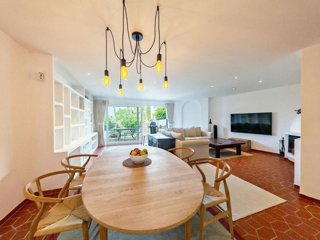 Venta de chalet adosado en Chalet adosado en Alto de los Monteros, Marbella , Marbella photo 4