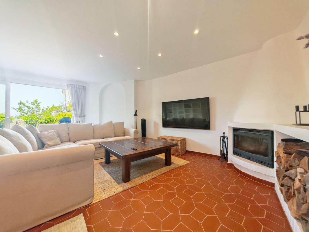 Venta de chalet adosado en Chalet adosado en Alto de los Monteros, Marbella , Marbella photo 5
