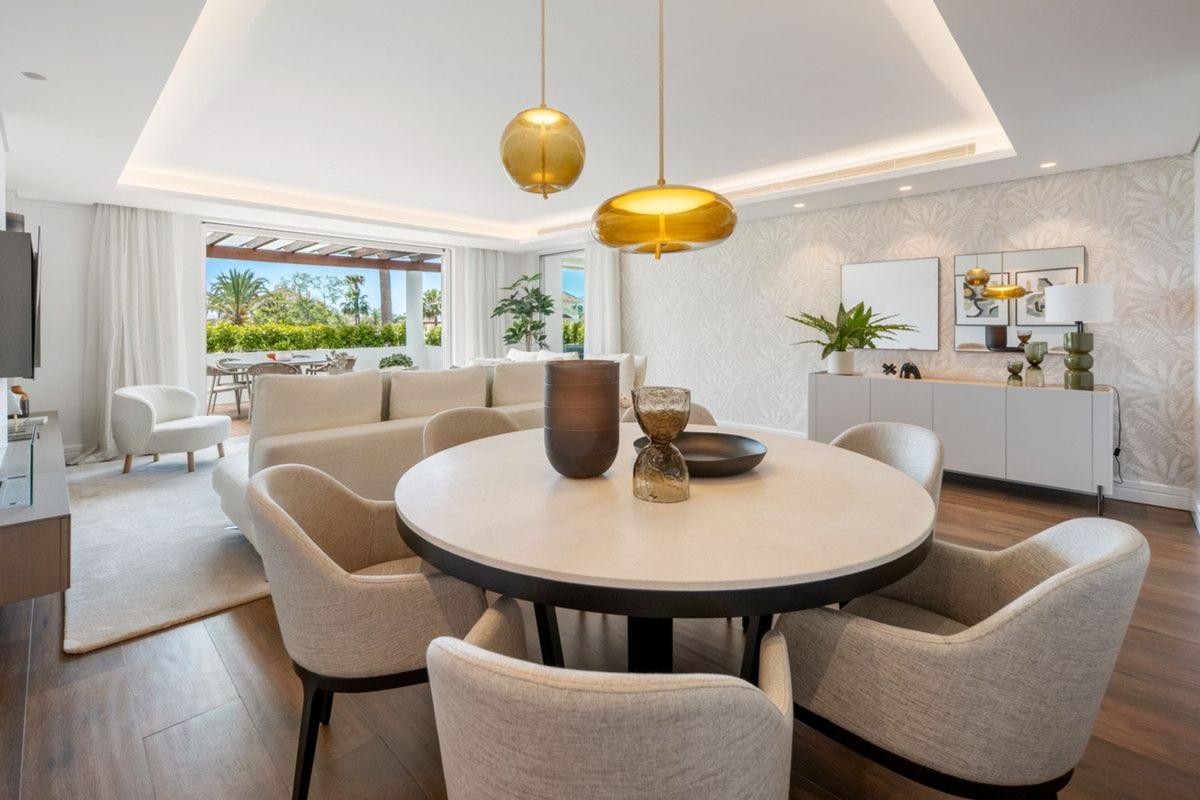 Venta de piso en Piso en Urbanización Monte Paraíso, 1, Lomas de Marbella Club, Marbella, Marbella
 photo 5