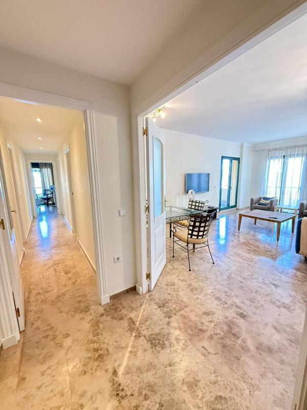 Venta de piso en Piso en Santiago De Compostela, 4, Linda Vista-Nueva Alcántara-Cortijo Blanco, Marbella, Marbella
 photo 5