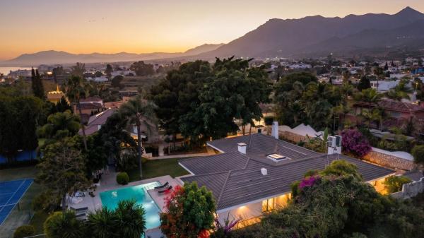 Casa o chalet independiente en Pinos-ur El Real, Rio Real, Marbella photo 1