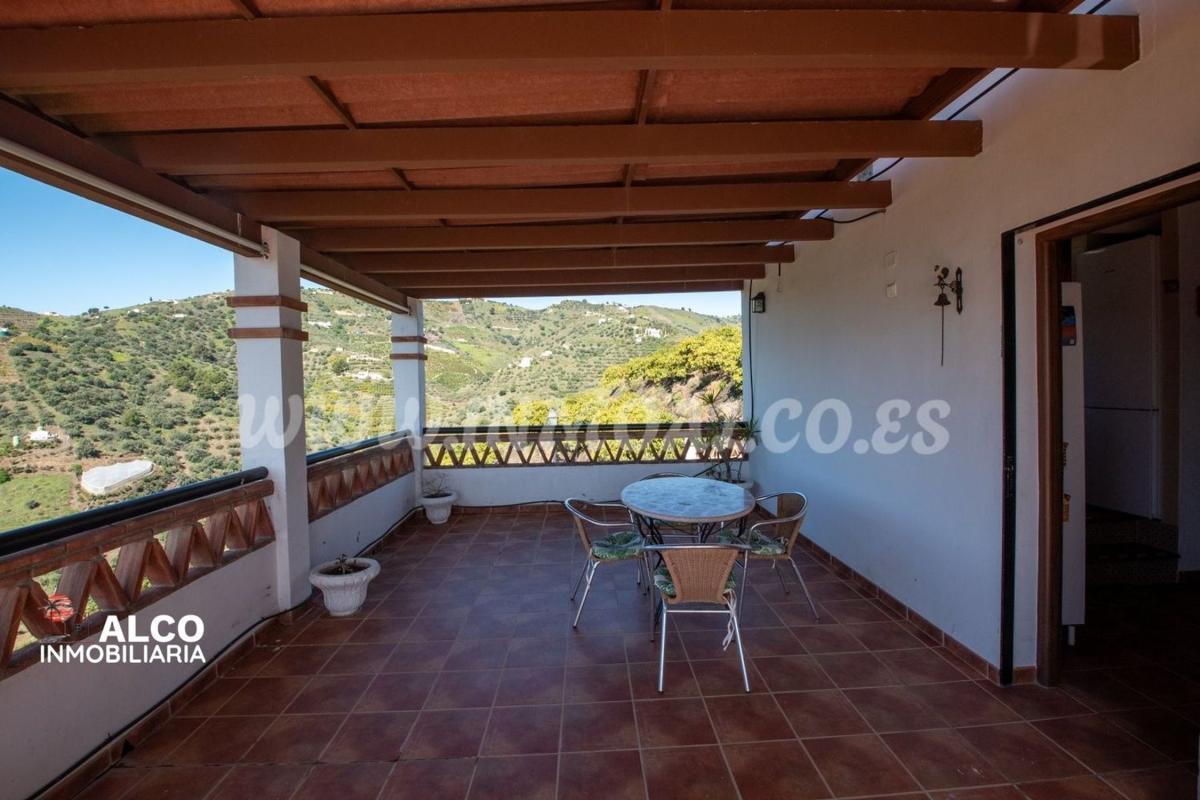 Properties for sale and rent in Spain photo 3