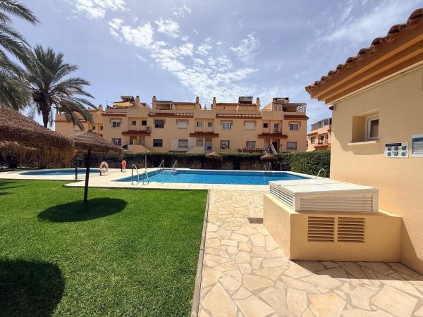 Chalet adosado en Avenida Brisa del Mar, Chilches, Vélez-Malaga photo 2