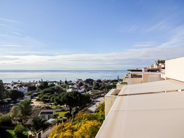 Duplex en venta en Dúplex en Avenida Cervantes, 2, Las Chapas-Alicate Playa, Marbella, Marbella photo 3