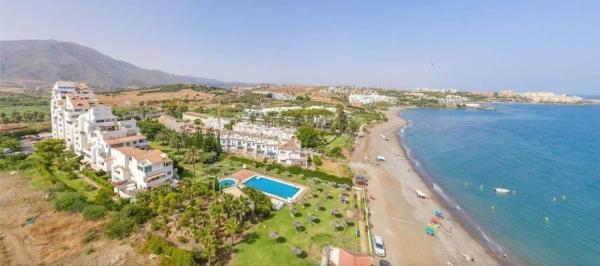 Продажа квартиры на Piso en Urbanizacion Bahia de Estepona, Guadalobón, Estepona, Эстепона
photo 1