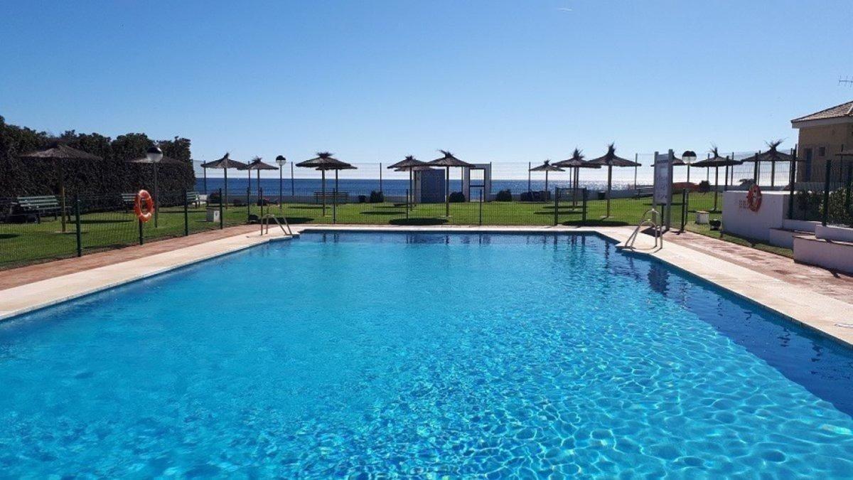 Venta de piso en Piso en Urbanizacion Bahia de Estepona, Guadalobón, Estepona, Estepona
photo 2