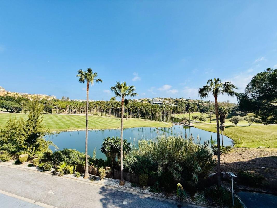 Продажа таунхауса в Chalet adosado en Calle de Suecia, Nueva Torrequebrada, Benalmádena , Бенальмадена photo 3