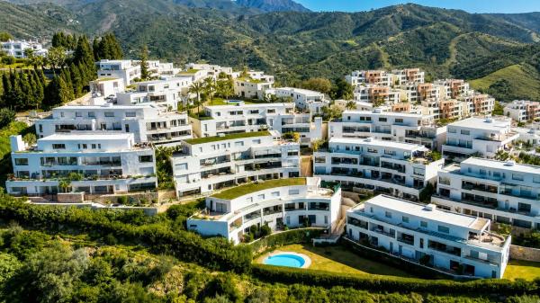 Venta de piso en Piso en El Pinar s/n, Alto de los Monteros, Marbella, Marbella
 photo 1