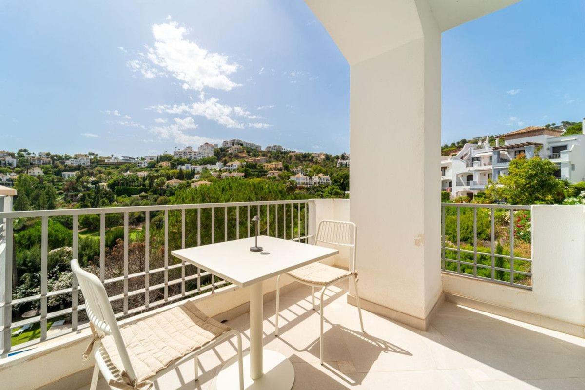 Venta de ático en Ático en Urbanizacion Torre Esteril, Los Arqueros-Puerto del Almendro, Benahavís, Benahavís photo 2