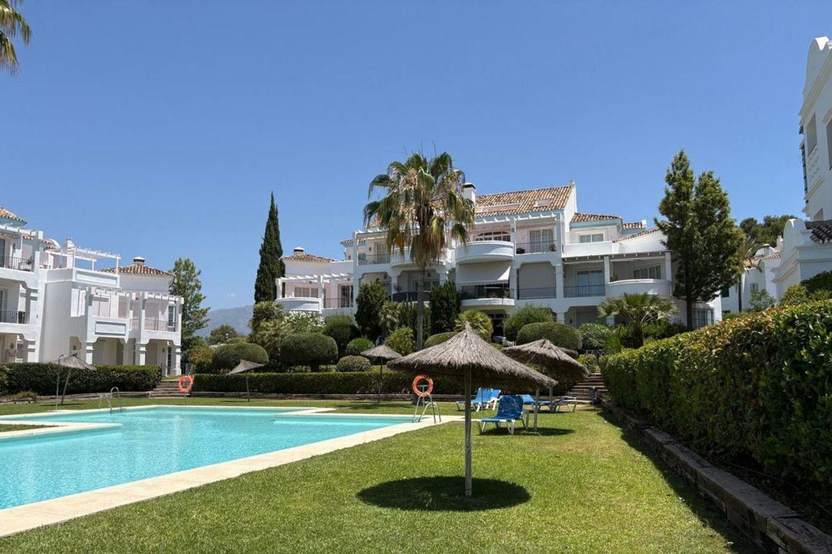 Sprzedaż szeregowego domku w Chalet adosado en Arrabal el Catorce, Guadalmina Alta, Marbella , Marbella photo 2