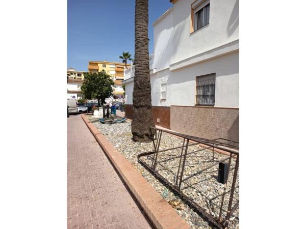 Chalet adosado en Calle Duquesa de Arcos, San Luis de Sabinillas, Manilva photo 3