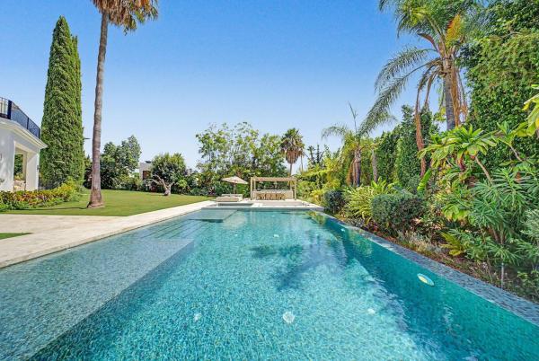 Casa o chalet independiente en Calle Oxford 31-d, Las Brisas, Marbella thumbnail 2