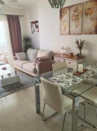 Sprzedaż mieszkania w Piso en Los Pacos, Fuengirola, Fuengirola
photo 1