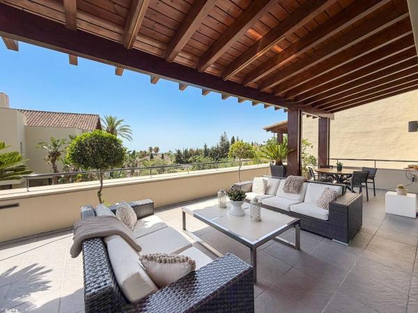 Sprzedaż mieszkania w Piso en Urbanización Balcones de Sierra Blanca, Sierra Blanca, Marbella, Marbella
photo 1