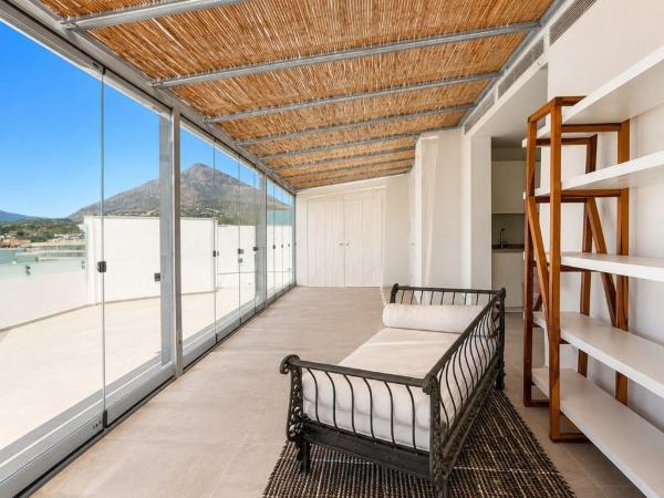 Venta de piso en Piso en Playa de la Fontanilla, Marbella, Marbella
 photo 1