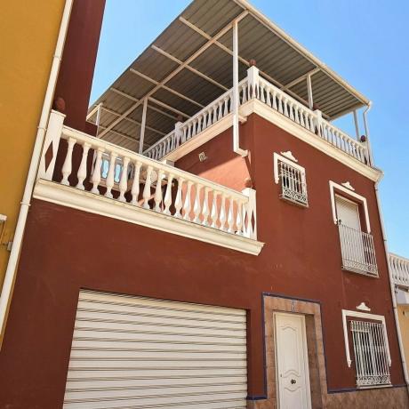 Chalet adosado en Calle José Luis Narbona, 3, Los Castillejos - La Trinidad, Málaga photo 1