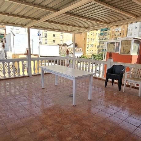 Chalet adosado en Calle José Luis Narbona, 3, Los Castillejos - La Trinidad, Málaga thumbnail 2