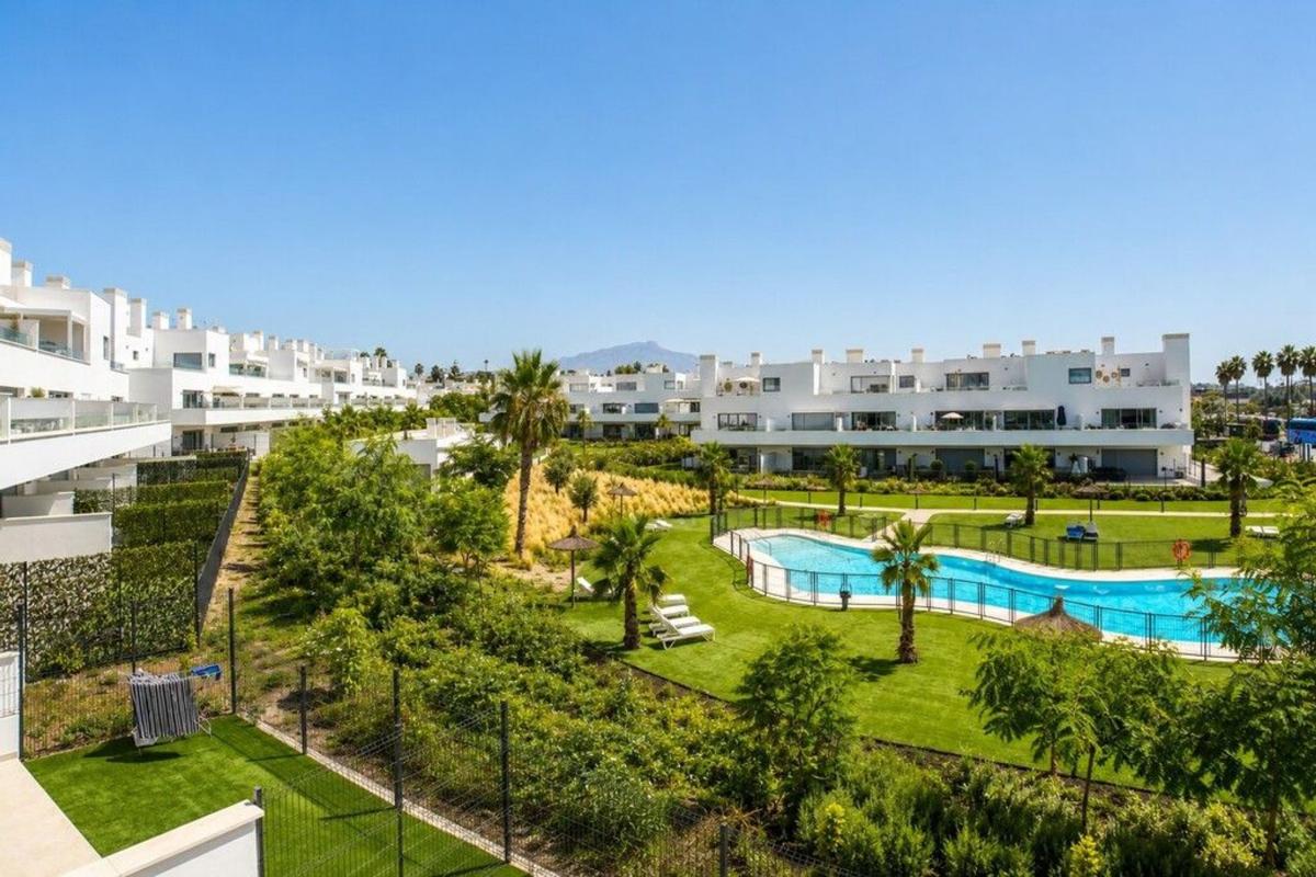 Venta de piso en Piso en Calle Flor de Saúco, Bel-Air, Estepona, Estepona
photo 3