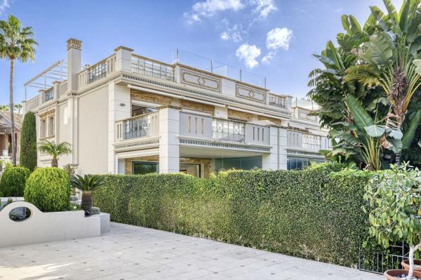 Chalet pareado en Sierra Blanca, Marbella photo 1