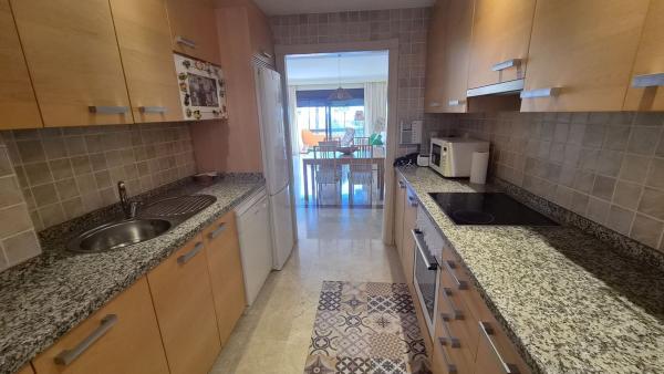 Venta de piso en Piso en Torre la Sal, Buenas Noches, Estepona, Estepona
 photo 4