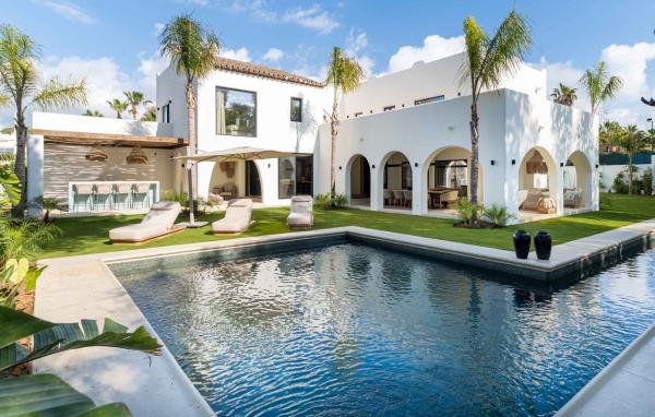 Chalet independiente en venta en Casa o chalet en Casasola, Estepona, Estepona
 photo 1